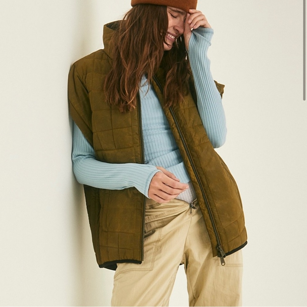 NWT FP Movement Green Down With POW Quilted Vest
